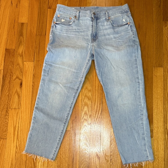 Womens GAP Girlfriend Mid-Rise, Size 31/12R - Picture 1 of 8